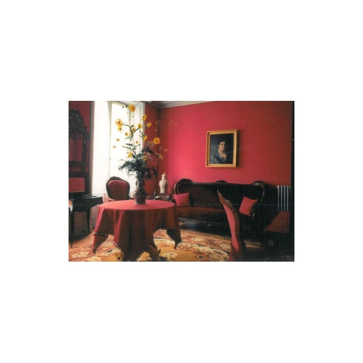 the red living room - postcard - 2