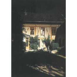 carte postale de la Maison - le jardin (nuit)